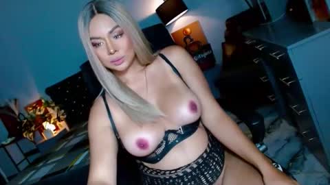 Snapshot of insatiable_queen16 chatting on 29, 5, 2026 insatiable_queen16 online show from 29, 5, 2026
