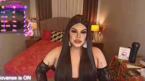 Snapshot of insatiablesexqueen chatting on 16, 11, 2025 tasha online show from 16, 11, 2025
