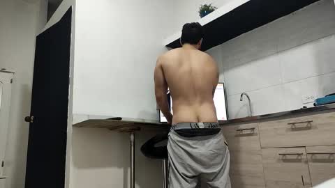 Snapshot of insistente chatting on 27, 11, 2025 INSTAGRAM camilodlx online show from 27, 11, 2025