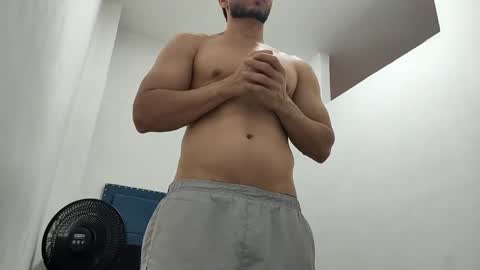 Snapshot of insistente chatting on 29, 11, 2025 INSTAGRAM camilodlx online show from 29, 11, 2025