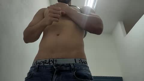 Snapshot of insistente chatting on 17, 12, 2025 INSTAGRAM camilodlx online show from 17, 12, 2025