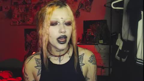 Snapshot of insunnity666 chatting on 18, 11, 2025 Insunnity666 online show from 18, 11, 2025