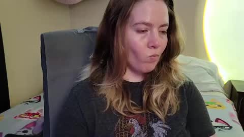 Snapshot of internetfairy_xo chatting on 3, 5, 2026 Faye online show from 3, 5, 2026