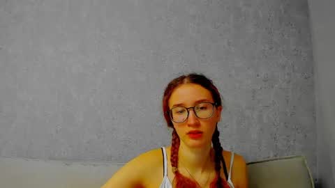 Snapshot of internetsexplorer chatting on 14, 4, 2026 Bernadette Join online show from 14, 4, 2026
