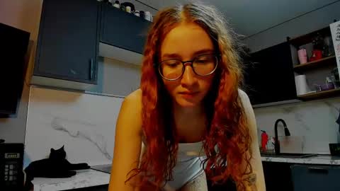 Snapshot of internetsexplorer chatting on 6, 5, 2026 Bernadette Join online show from 6, 5, 2026