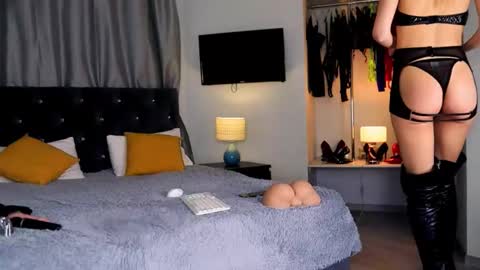 inviting_tina online show from 4, 2, 2026