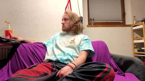 Snapshot of ipipo42o chatting on 1, 3, 2025 DrownMentally online show from 1, 3, 2025