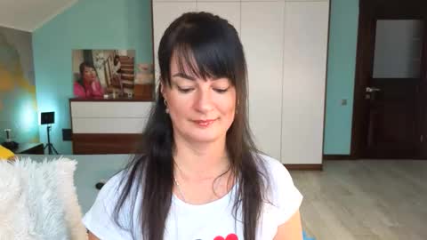 iracherrynow online show from 25, 11, 2025