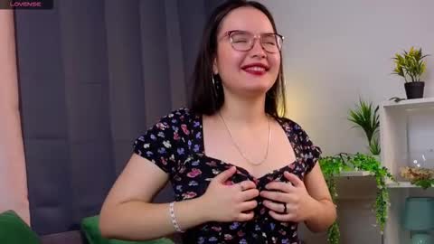Mia online show from 18, 9, 2025