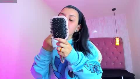 iris_77 online show from 24, 11, 2025