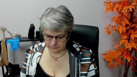 Snapshot of iris_xdesire chatting on 11, 12, 2024 I R I S online show from 11, 12, 2024
