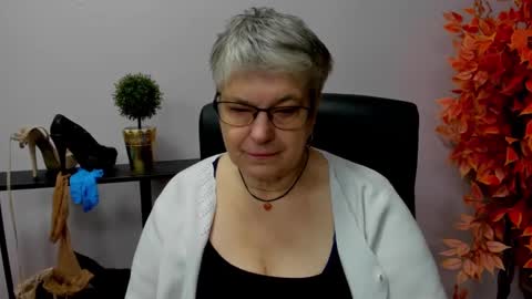 Snapshot of iris_xdesire chatting on 20, 12, 2024 I R I S online show from 20, 12, 2024