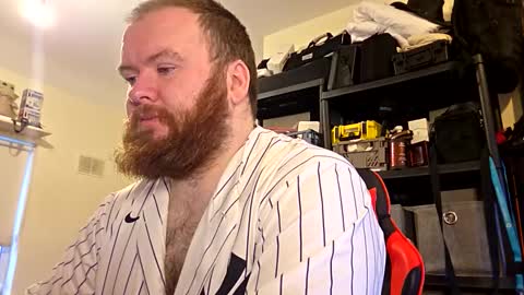 Snapshot of irishdaddy24 chatting on 20, 12, 2025 twitter theirishman205 online show from 20, 12, 2025