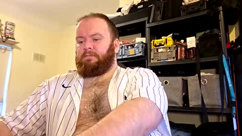 Snapshot of irishdaddy24 chatting on 21, 12, 2025 twitter theirishman205 online show from 21, 12, 2025
