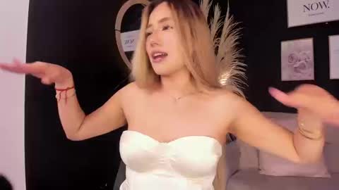 Isa Cortes  online show from 12, 3, 2026