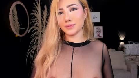 Snapshot of isa_cortes_ chatting on 15, 7, 2026 Isa Cortes online show from 15, 7, 2026