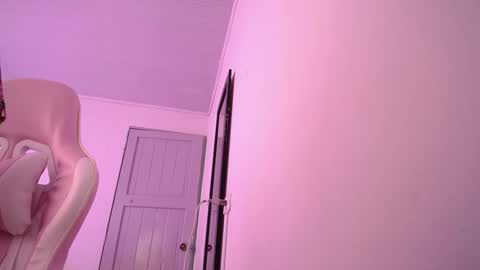 Isabella  online show from 6, 2, 2026