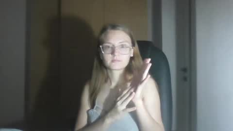 Snapshot of isabel_loveee chatting on 4, 11, 2025 isabel_loveee online show from 4, 11, 2025