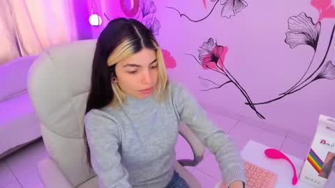 Snapshot of isabela_fiorelli chatting on 2, 12, 2025 isabela_fiorelli online show from 2, 12, 2025
