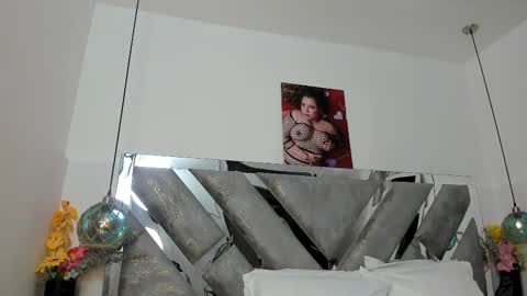 Snapshot of isabela_parkerr chatting on 8, 2, 2026 Mommy Isa online show from 8, 2, 2026