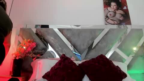 Snapshot of isabela_parkerr chatting on 15, 6, 2026 Mommy Isa online show from 15, 6, 2026
