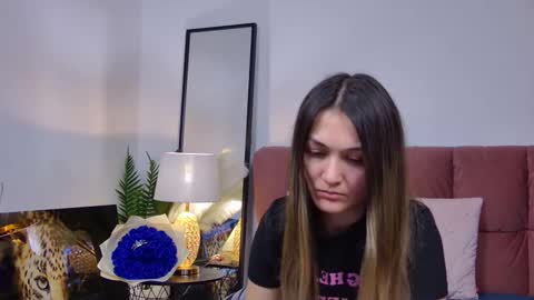 Snapshot of isabelasasha chatting on 7, 3, 2025 Isa online show from 7, 3, 2025