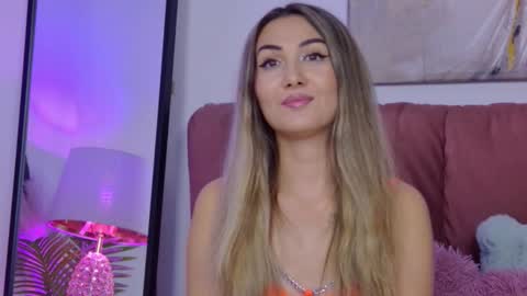 Snapshot of isabelasasha chatting on 9, 10, 2025 Isa online show from 9, 10, 2025