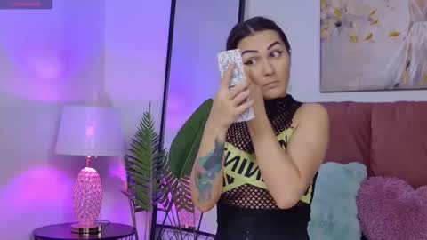 Snapshot of isabelasasha chatting on 13, 11, 2025 Isa online show from 13, 11, 2025