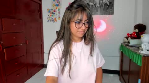 Isabella22 1 online show from 5, 2, 2025