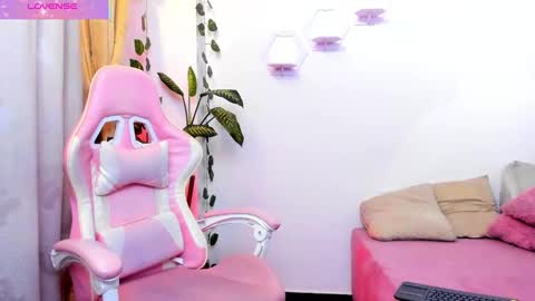 Snapshot of isabella77__ chatting on 10, 11, 2025 Isa online show from 10, 11, 2025