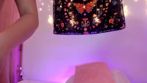 Snapshot of isabella_666_ chatting on 8, 2, 2025 Isa... online show from 8, 2, 2025