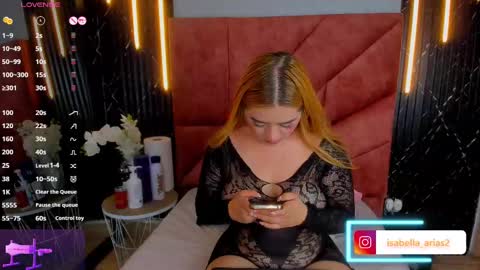 Isabella Arias online show from 4, 3, 2025