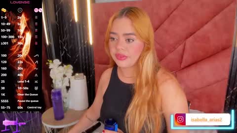 Isabella Arias online show from 8, 3, 2025