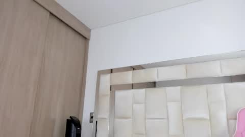 isabella_gomez11 online show from 2, 2, 2025