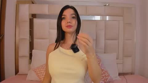 isabella_gomez11 online show from 3, 12, 2025