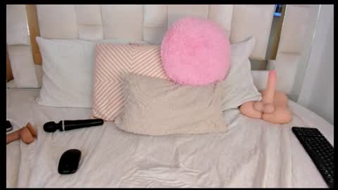 Snapshot of isabella_gomez11 chatting on 11, 6, 2026 isabella_gomez11 online show from 11, 6, 2026
