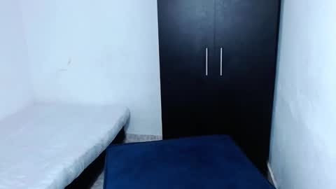 Snapshot of isabella_hots chatting on 28, 11, 2025 estefania online show from 28, 11, 2025