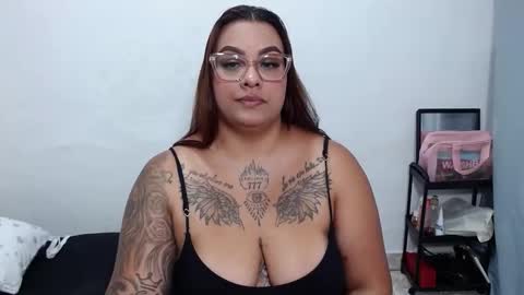 Snapshot of isabella_hots chatting on 19, 2, 2026 estefania online show from 19, 2, 2026