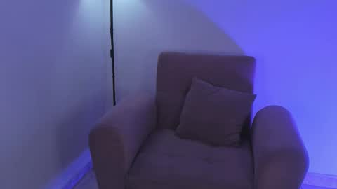 Snapshot of isabella_jones9 chatting on 25, 10, 2025 ISABELLA online show from 25, 10, 2025