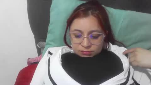 isabellaa_hills_ online show from 21, 10, 2025