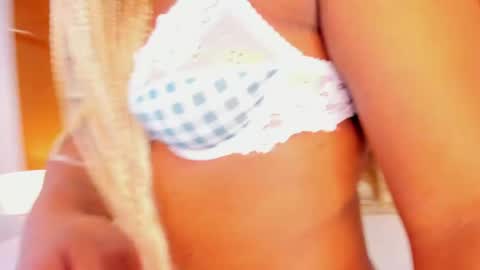 Snapshot of isabellaalux_ chatting on 29, 4, 2026 isabellaalux_ online show from 29, 4, 2026