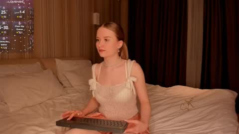 Snapshot of isabellatorrance chatting on 9, 2, 2025 Bella online show from 9, 2, 2025