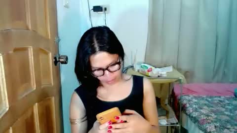 Snapshot of isabelle_amore chatting on 22, 5, 2026 Ysa online show from 22, 5, 2026
