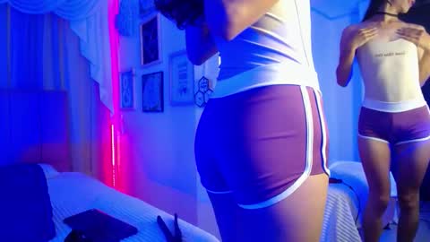 Snapshot of isabelledaza chatting on 2, 3, 2026 Isabelle Daza online show from 2, 3, 2026