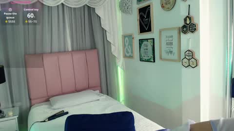 Snapshot of isabelledaza chatting on 28, 3, 2026 Isabelle Daza online show from 28, 3, 2026