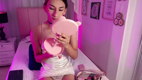 Snapshot of isabelledaza chatting on 17, 4, 2026 Isabelle Daza online show from 17, 4, 2026