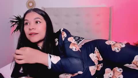 Isabelle Diaz online show from 22, 11, 2025