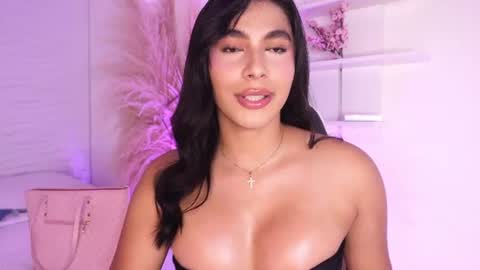 Snapshot of isabellefoxx chatting on 10, 7, 2026 Isa online show from 10, 7, 2026