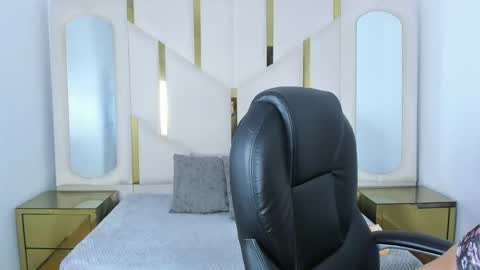 isabellrodriguez18 online show from 28, 10, 2025