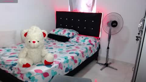 Snapshot of isadora_conde1_ chatting on 27, 5, 2026 isadora online show from 27, 5, 2026